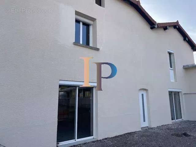 Appartement à CHARLIEU