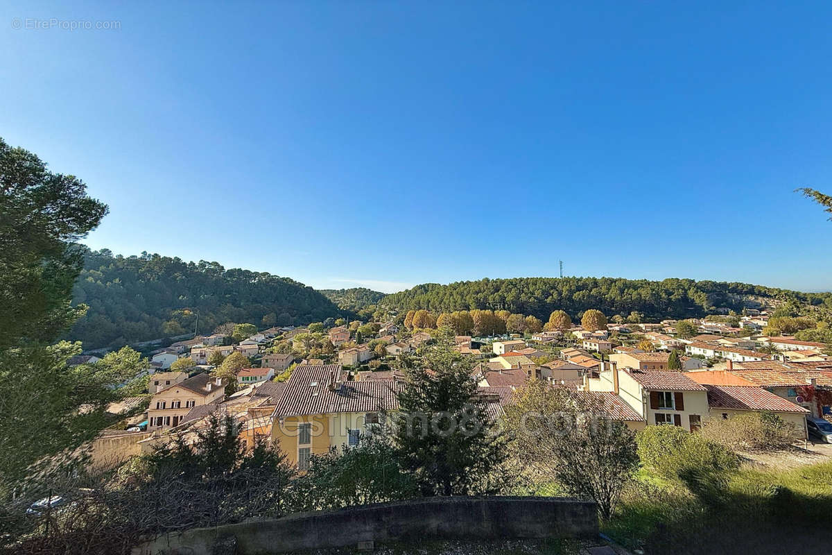 Maison à MEYRARGUES