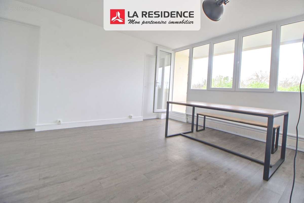 Appartement à VERNEUIL-SUR-SEINE