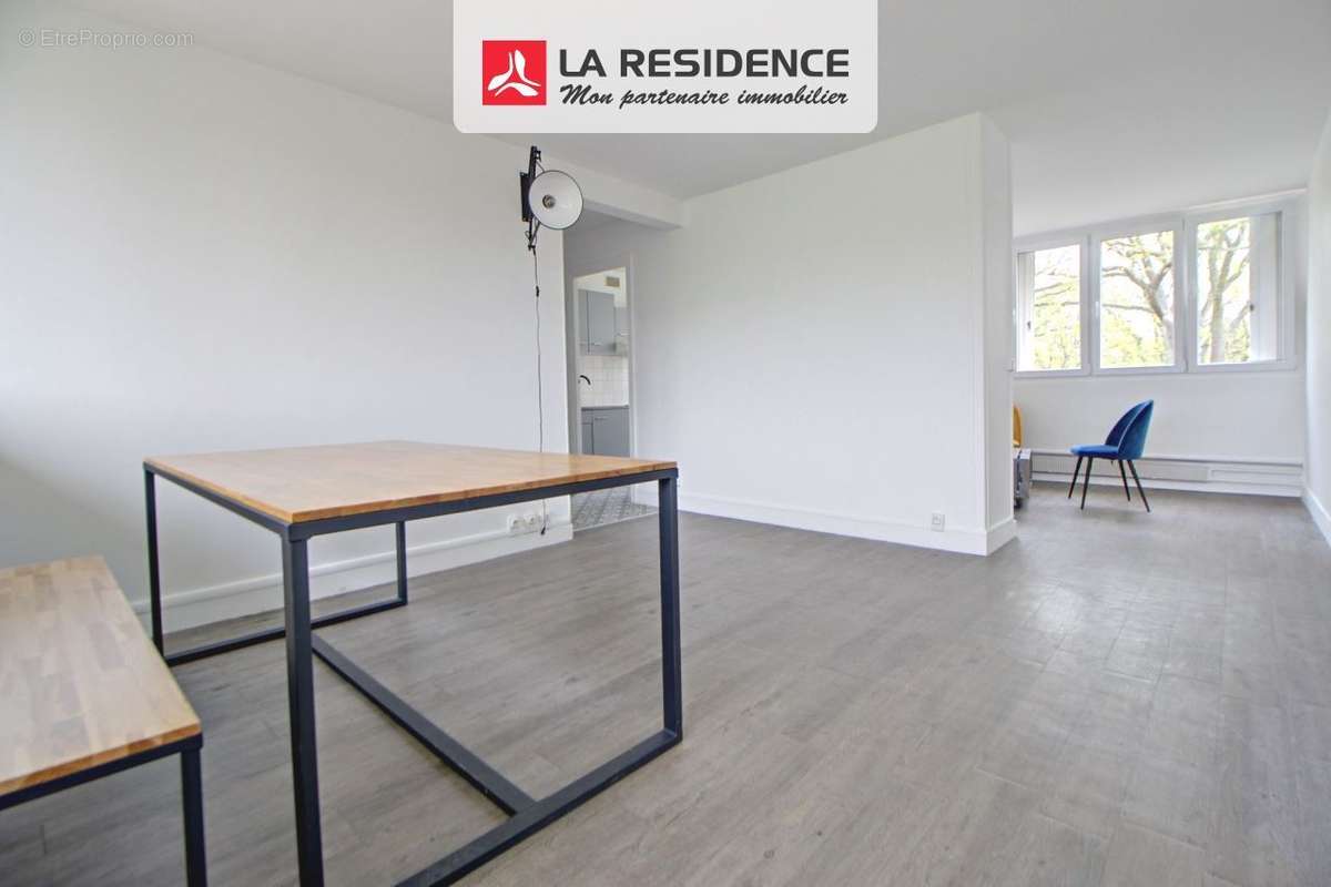 Appartement à VERNEUIL-SUR-SEINE