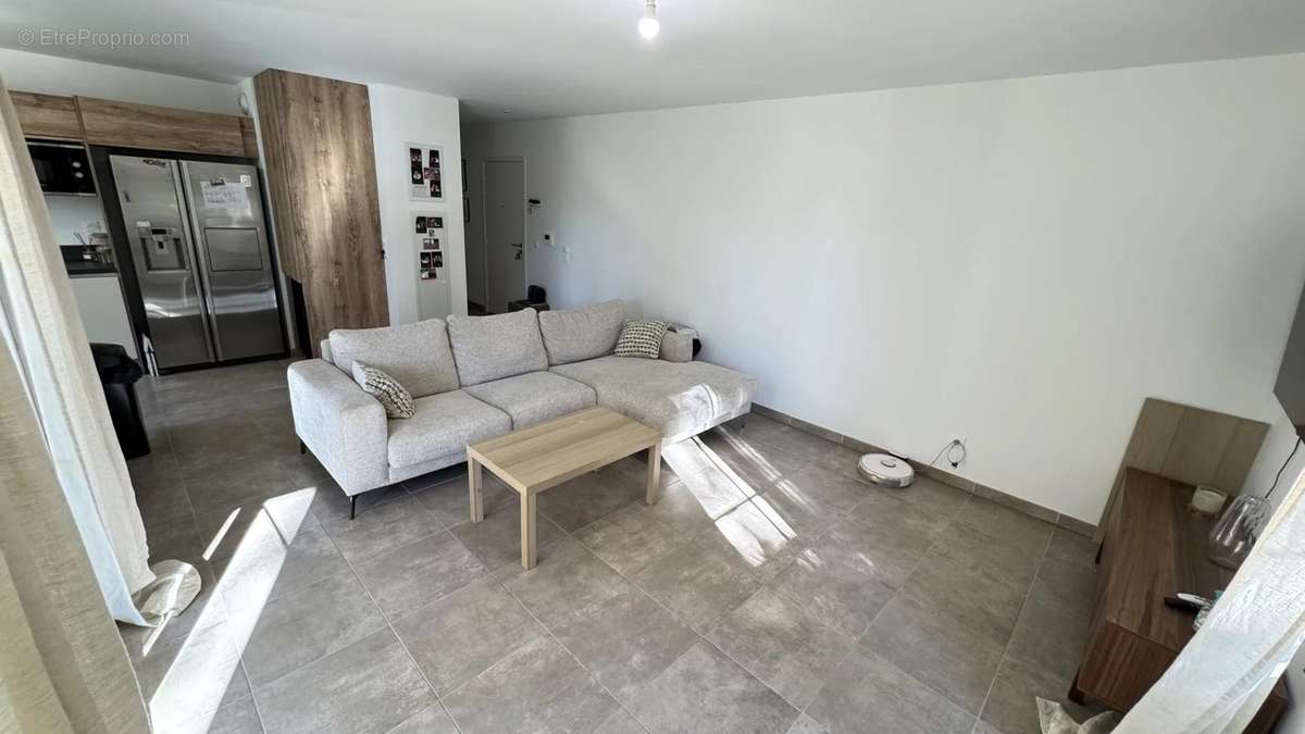 Appartement à ROQUEFORT-LES-PINS