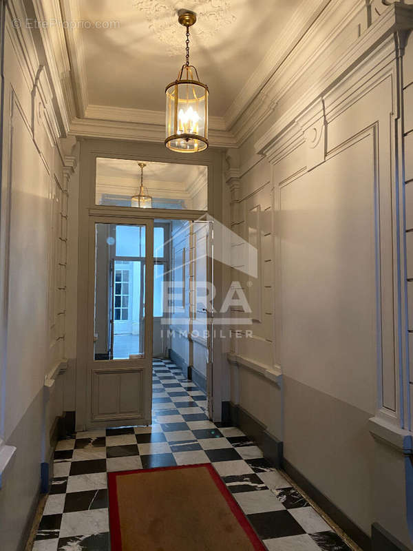 Appartement à PARIS-8E