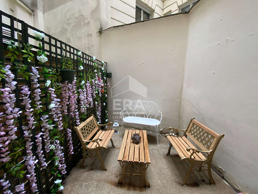 Appartement à PARIS-8E