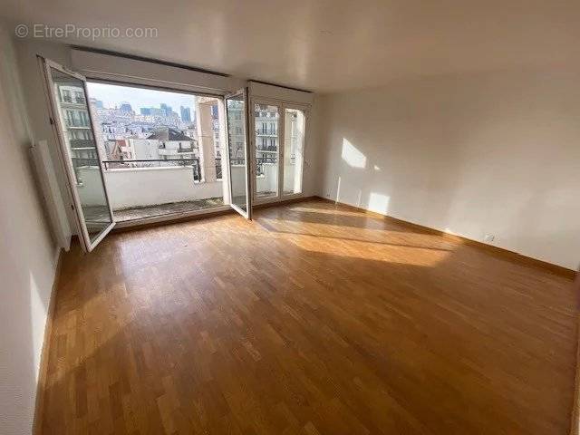 Appartement à LA GARENNE-COLOMBES