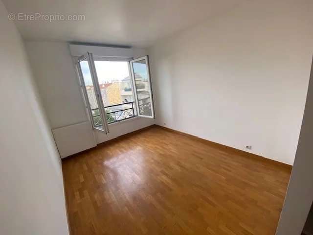 Appartement à LA GARENNE-COLOMBES