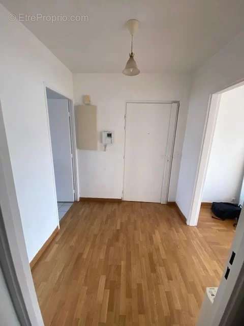 Appartement à LA GARENNE-COLOMBES