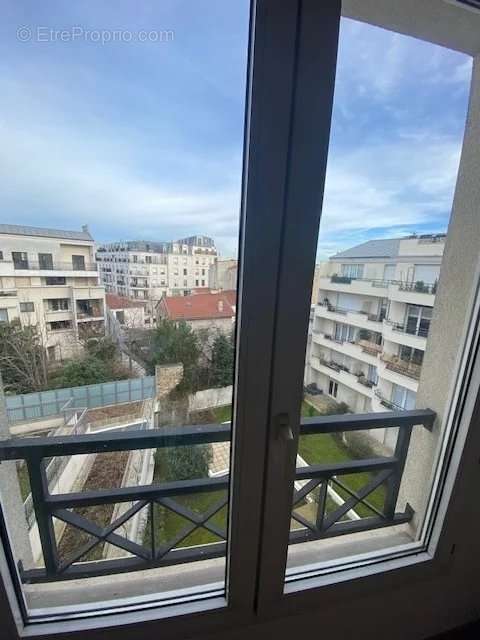 Appartement à LA GARENNE-COLOMBES