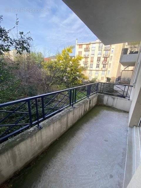 Appartement à LA GARENNE-COLOMBES