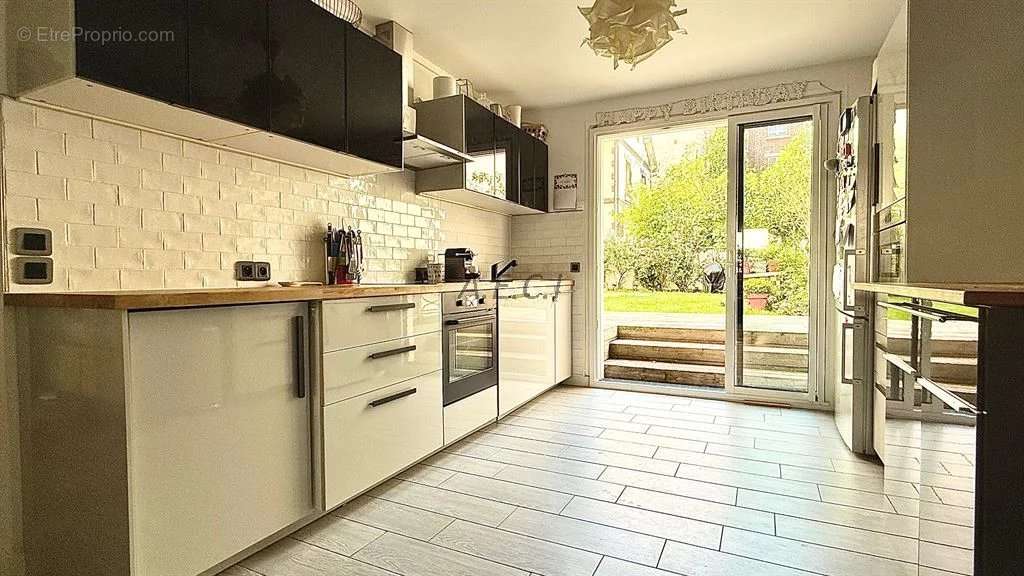 Appartement à ASNIERES-SUR-SEINE