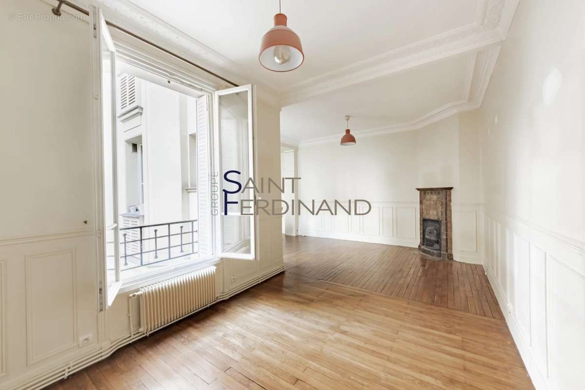 Appartement à PARIS-17E