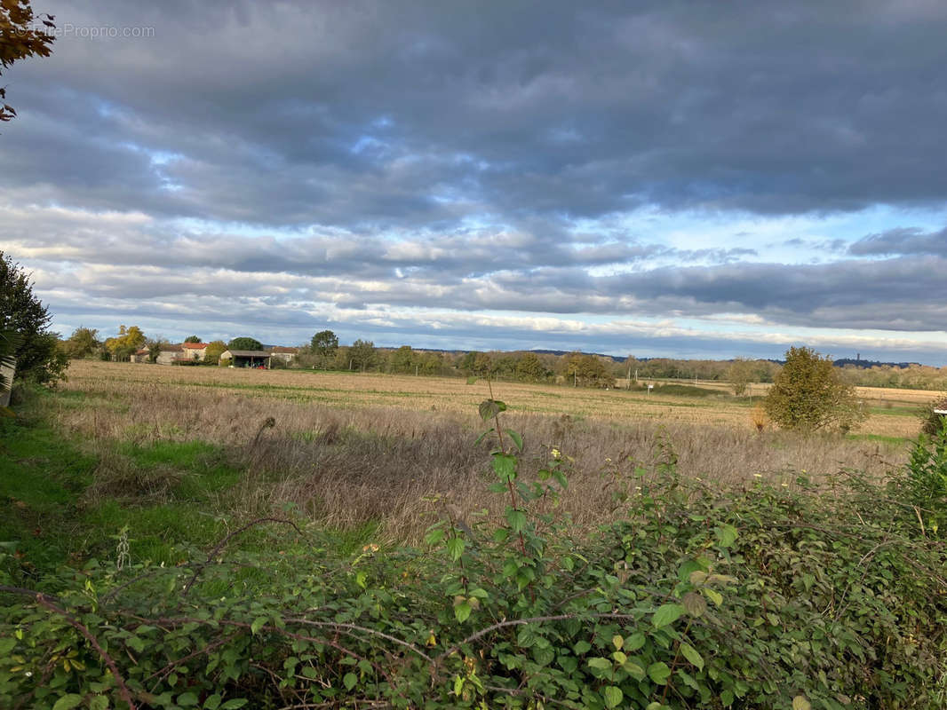 Terrain à GOUX