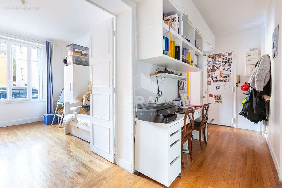 Appartement à COURBEVOIE