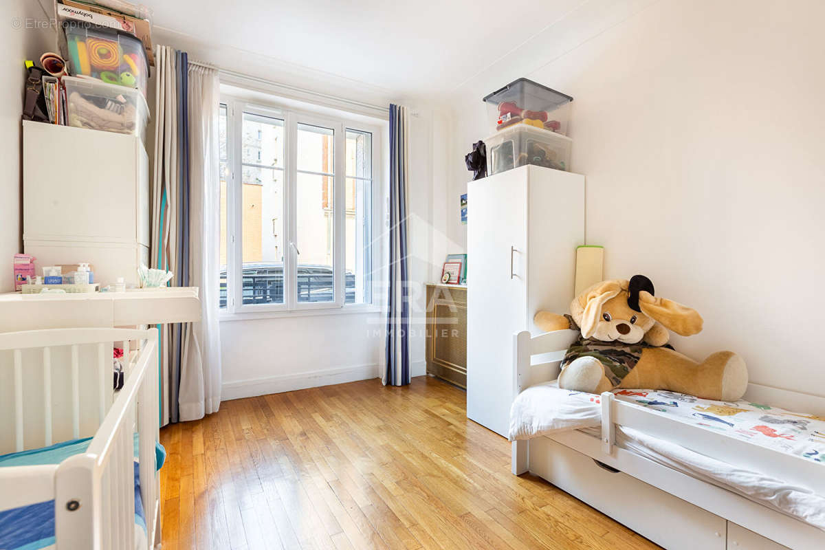 Appartement à COURBEVOIE