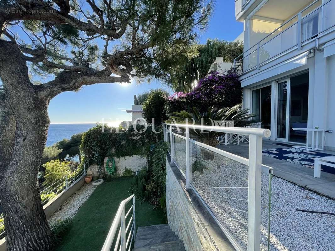 Appartement à ROQUEBRUNE-CAP-MARTIN