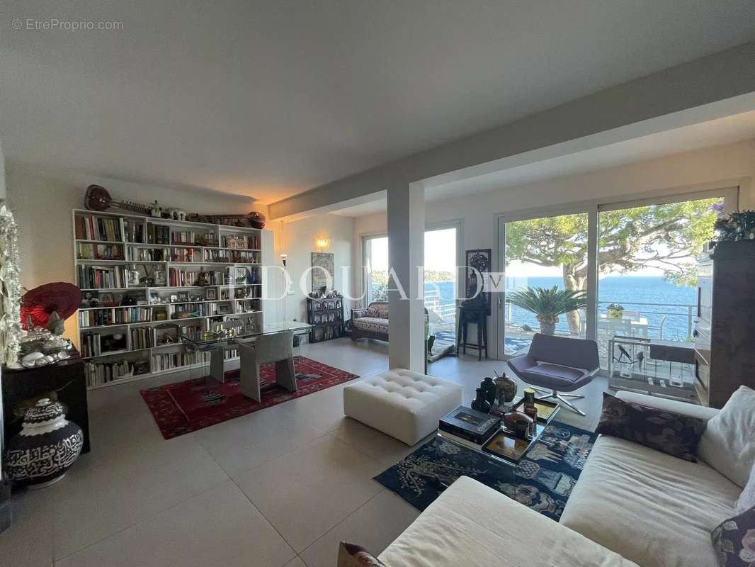 Appartement à ROQUEBRUNE-CAP-MARTIN