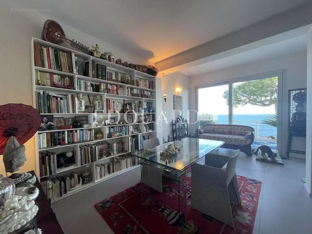 Appartement à ROQUEBRUNE-CAP-MARTIN