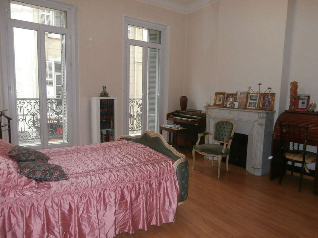 Appartement à MARSEILLE-6E