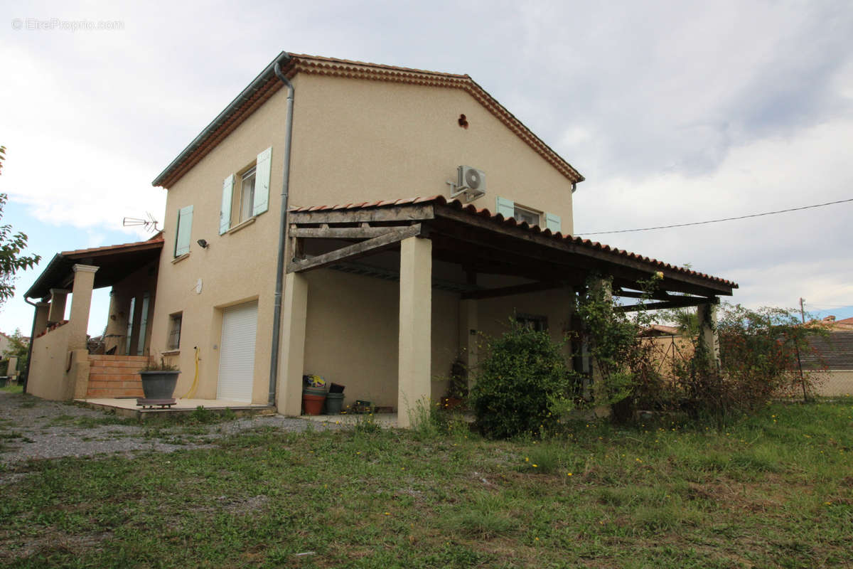 Maison à SAINT-JULIEN-LES-ROSIERS