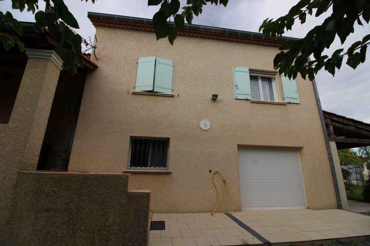 Maison à SAINT-JULIEN-LES-ROSIERS