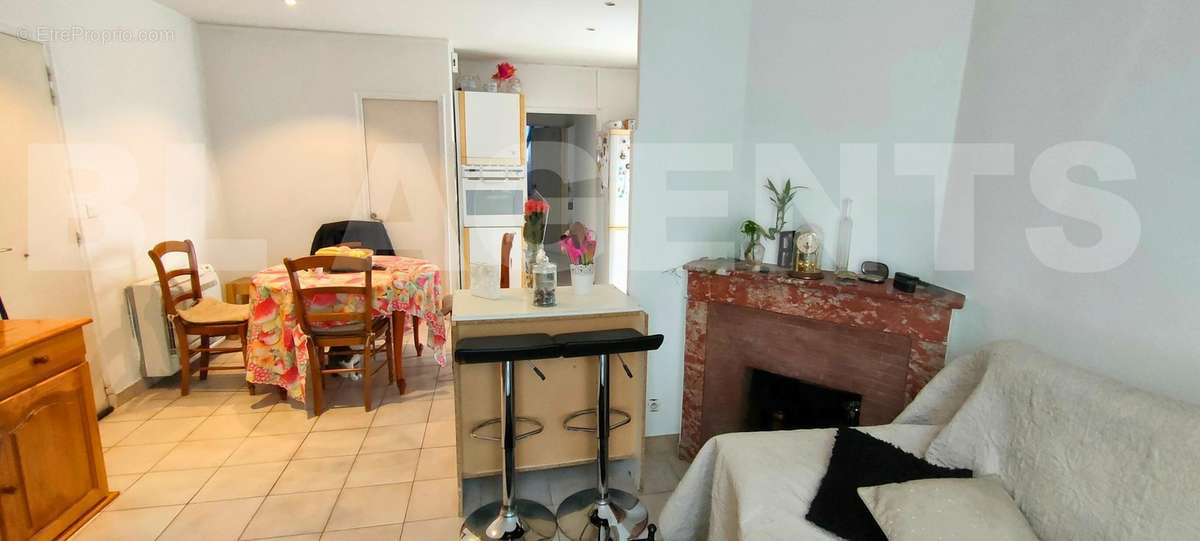 54f46d3e-df16-46bd-85c6-d8ae7172f406 - Appartement à MARSEILLE-11E