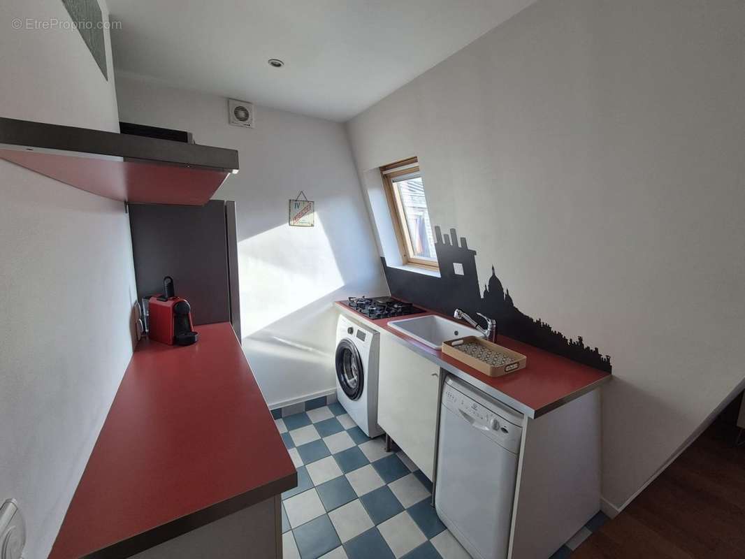 Appartement à PARIS-18E