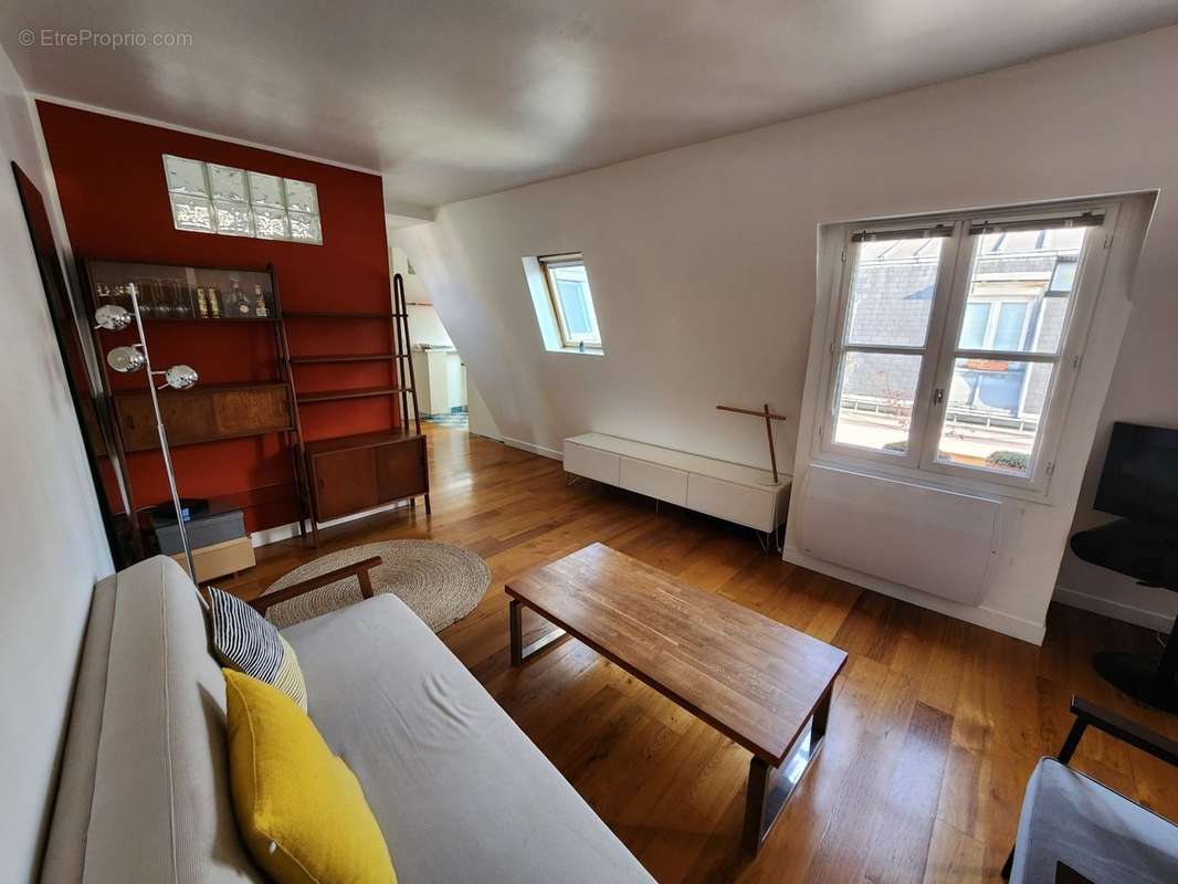 Appartement à PARIS-18E