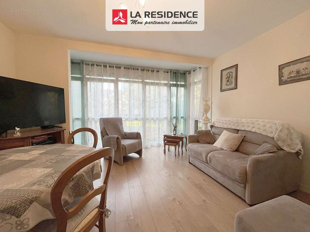 Appartement à VELIZY-VILLACOUBLAY