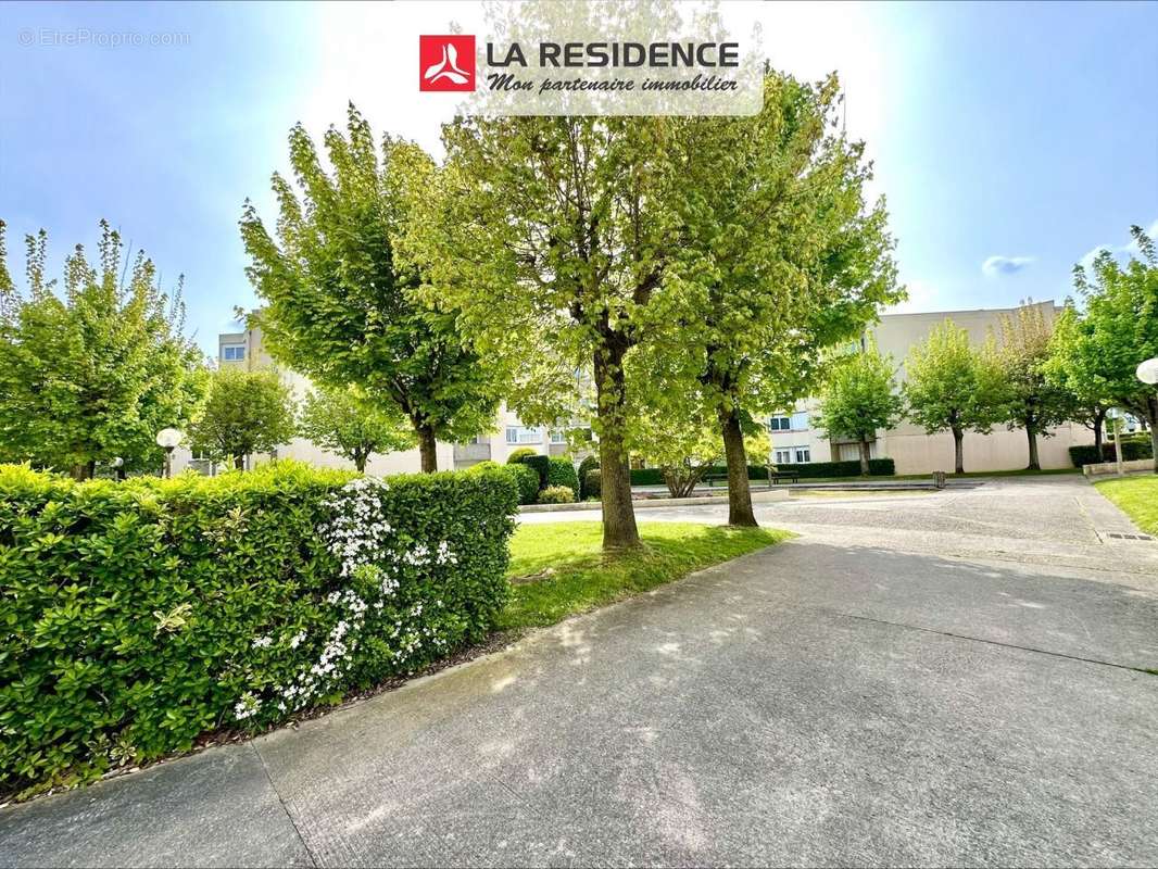 Appartement à MONTIGNY-LE-BRETONNEUX