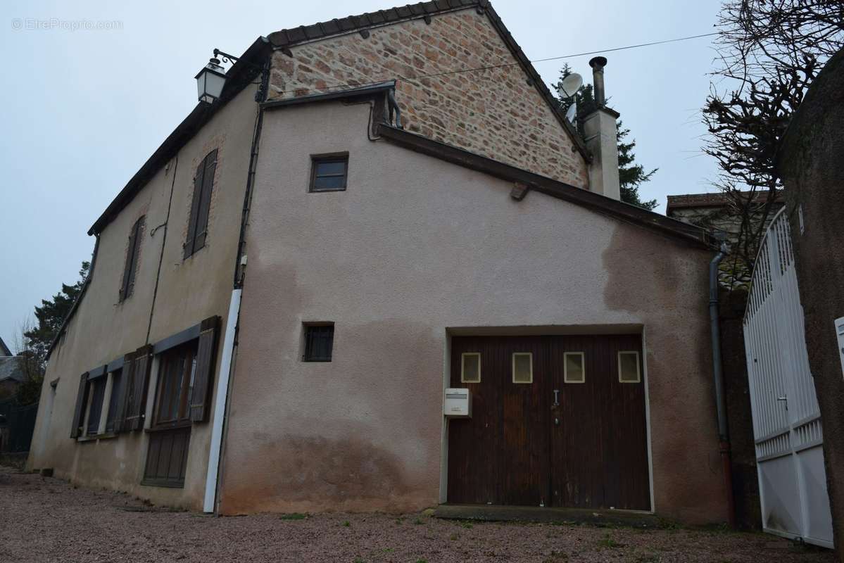 Maison à MONTAIGUET-EN-FOREZ