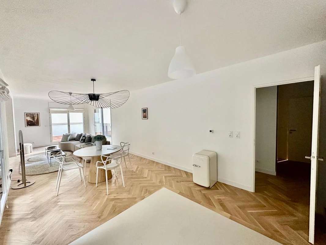 Appartement à NEUILLY-SUR-SEINE