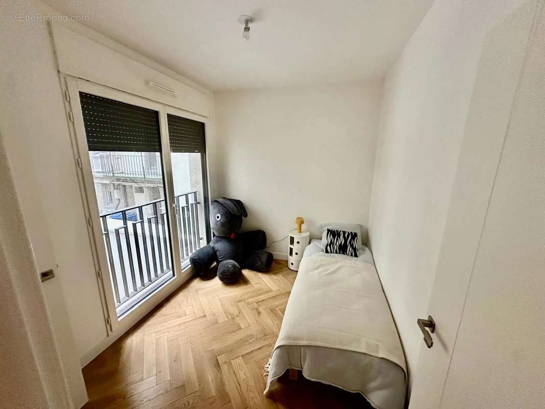 Appartement à NEUILLY-SUR-SEINE