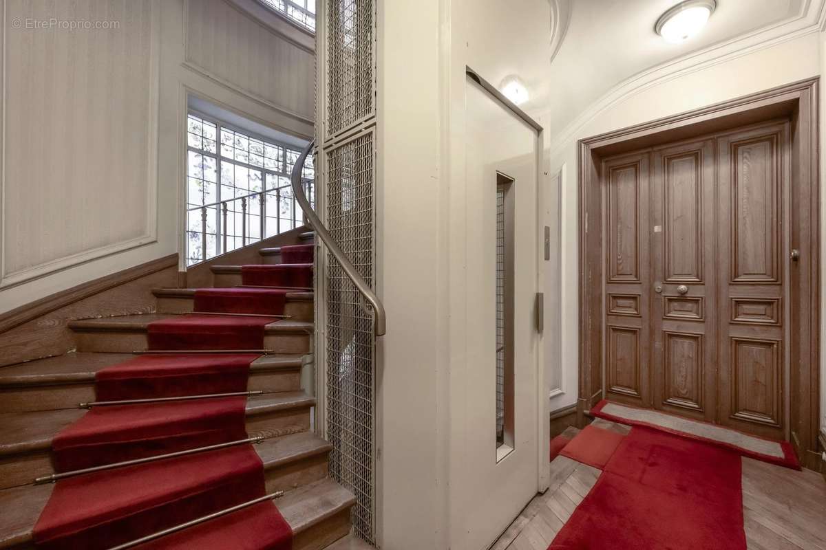 Appartement à PARIS-14E