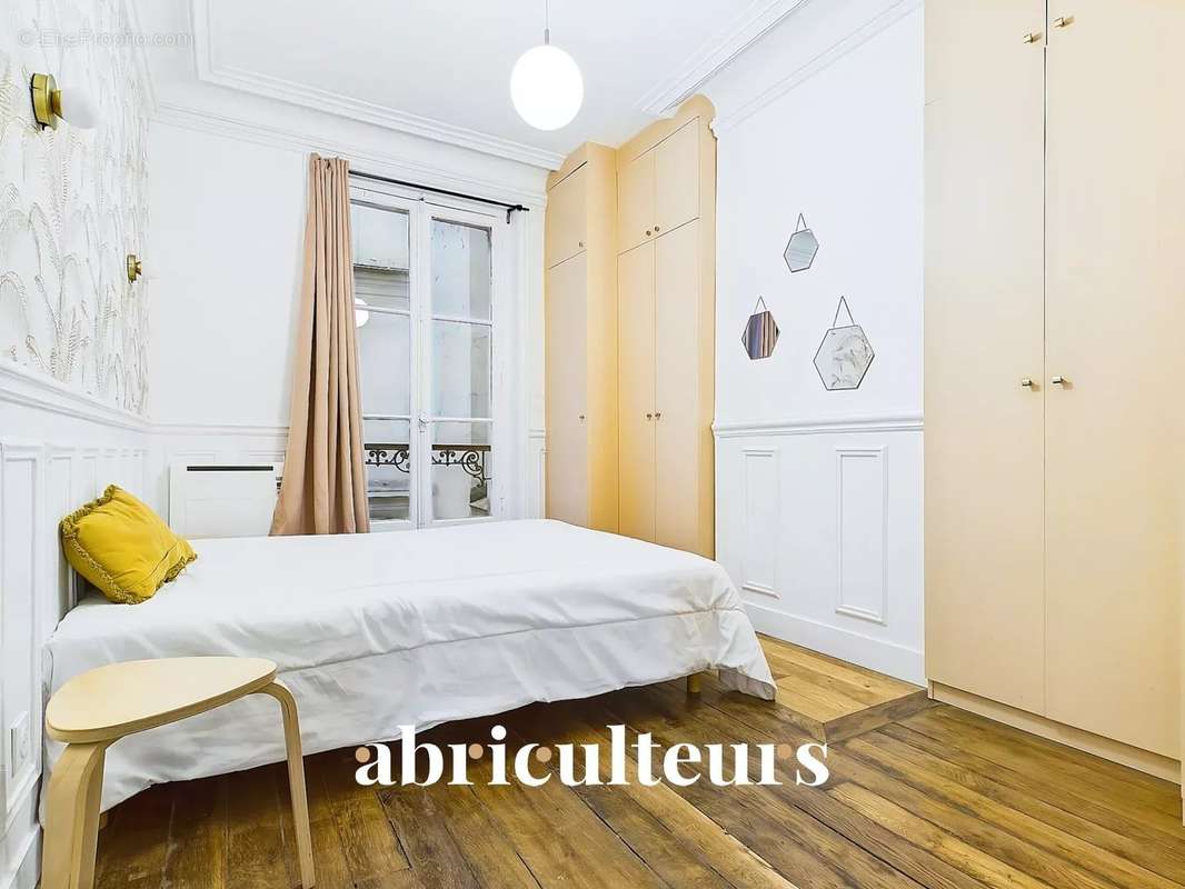 Appartement à PARIS-10E