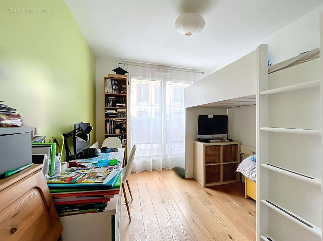 Appartement à SURESNES