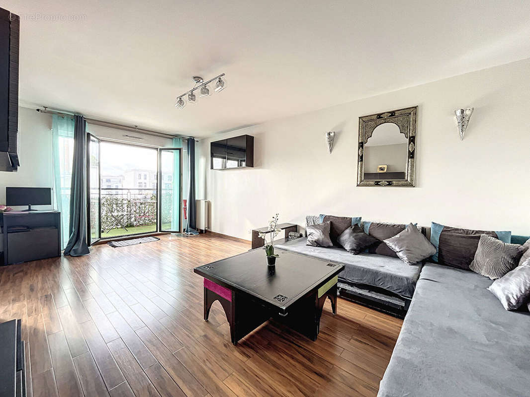 Appartement à SURESNES