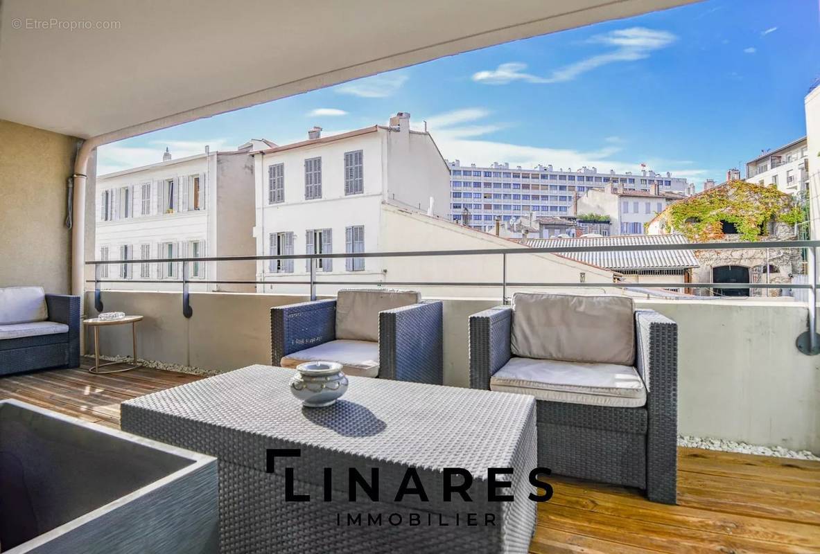 Appartement à MARSEILLE-5E