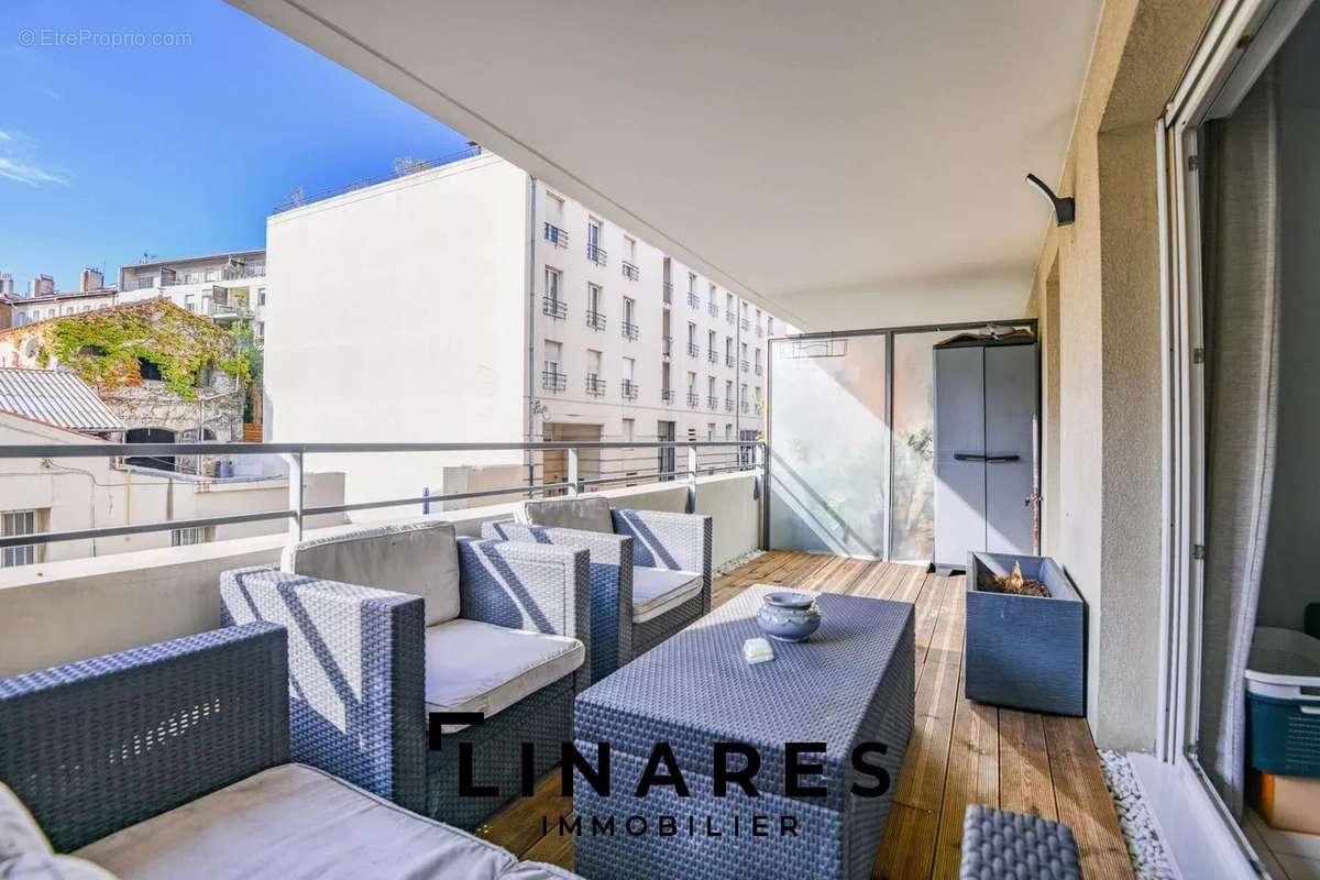 Appartement à MARSEILLE-5E