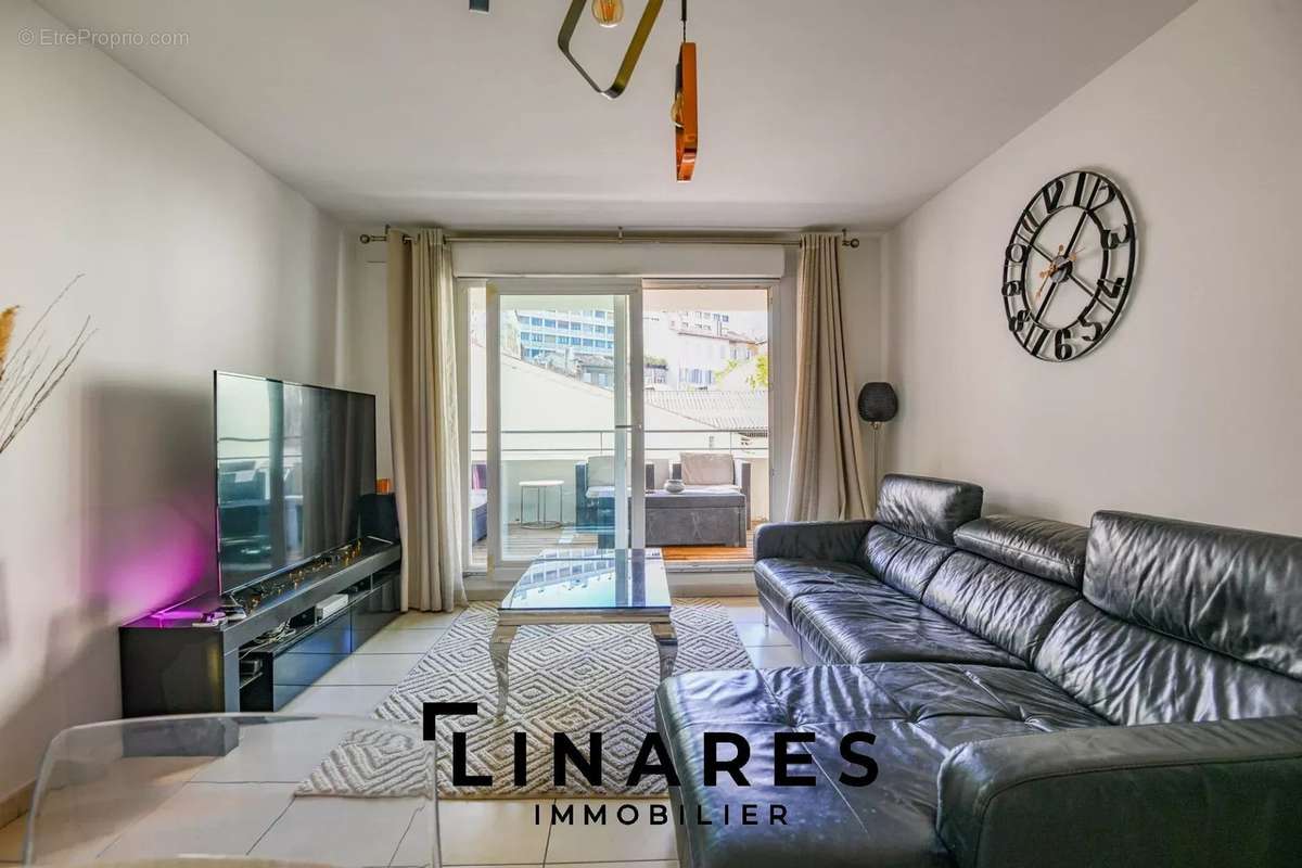 Appartement à MARSEILLE-5E