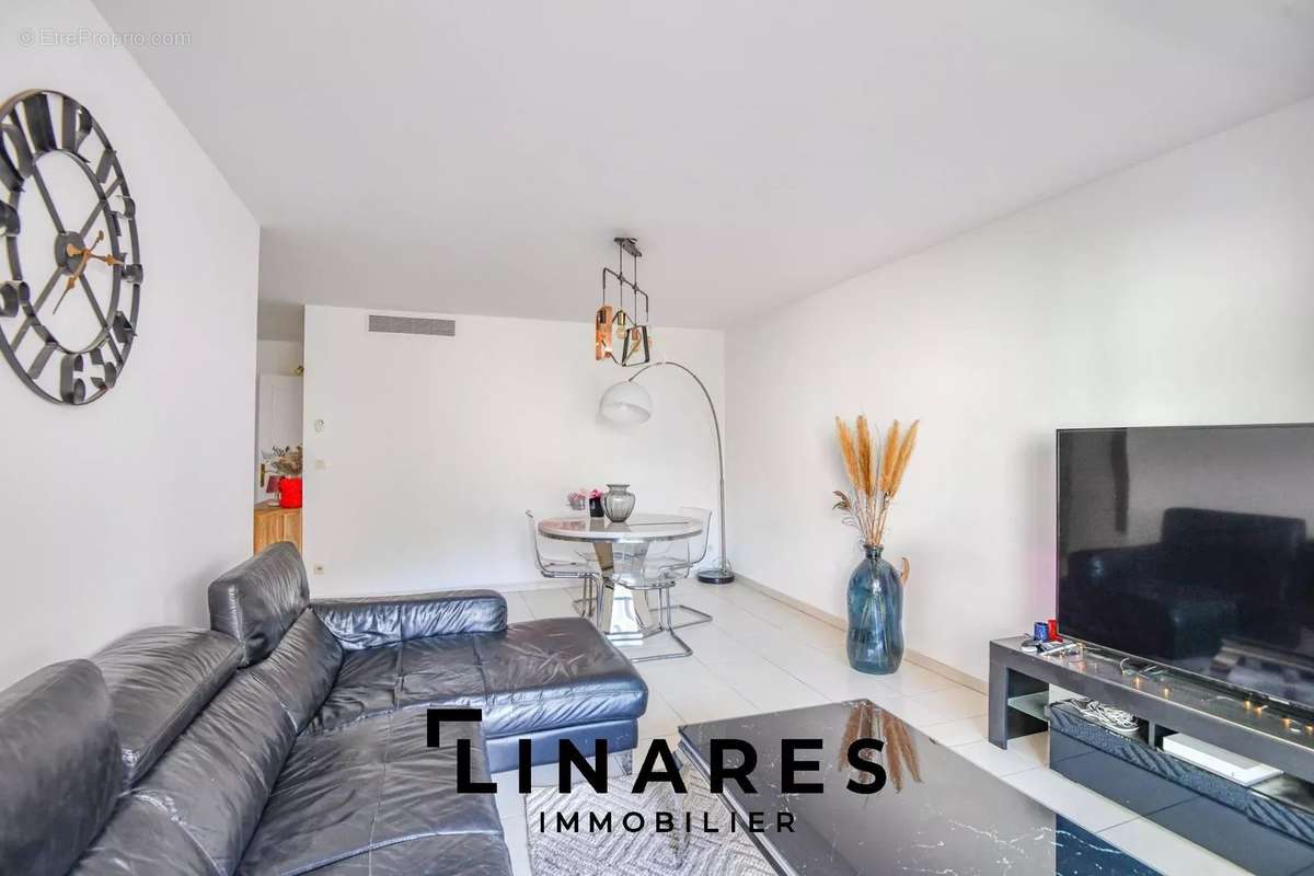 Appartement à MARSEILLE-5E