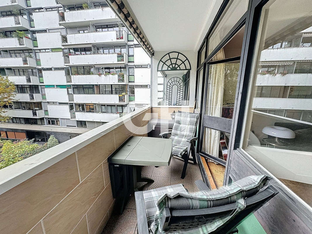 Appartement à PARIS-20E