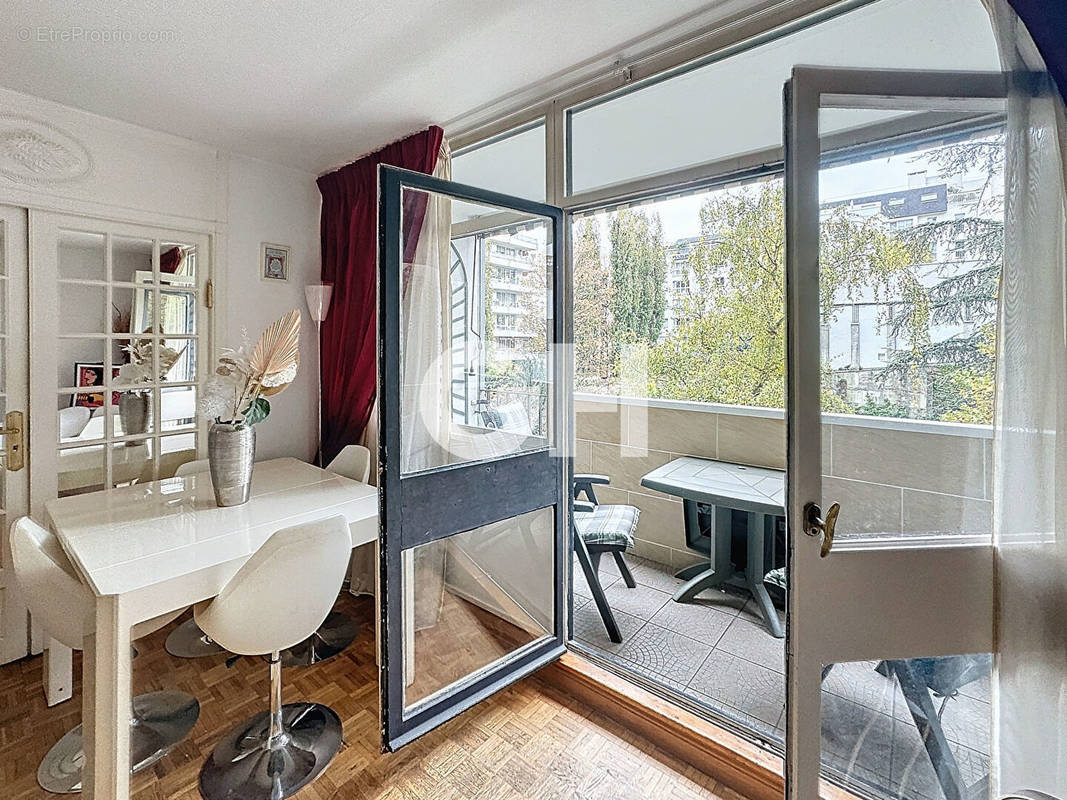 Appartement à PARIS-20E