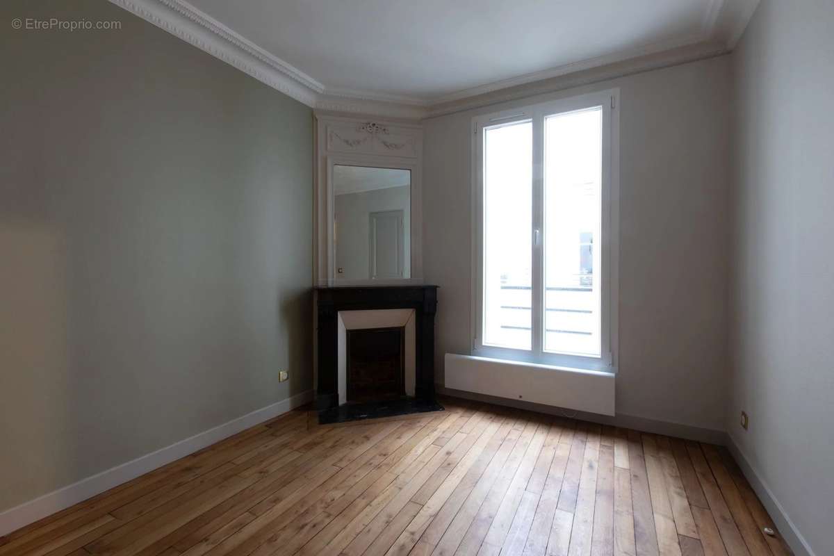 Appartement à PARIS-14E