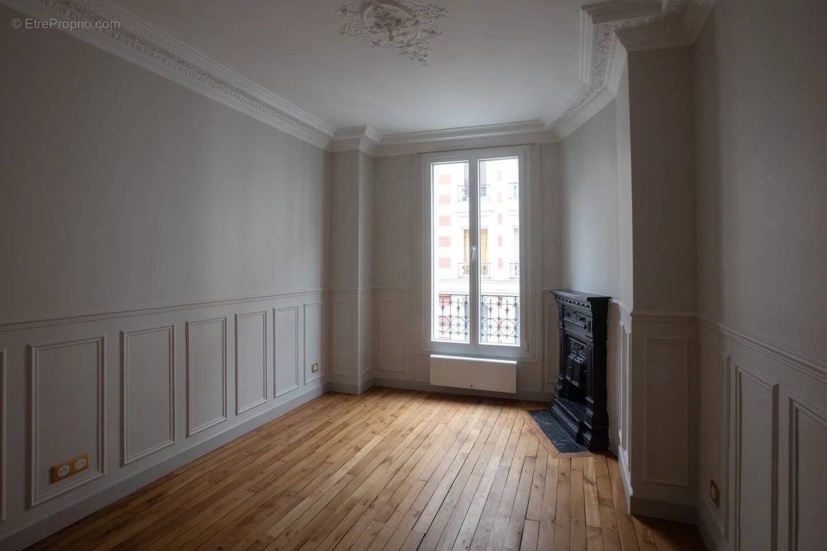 Appartement à PARIS-14E