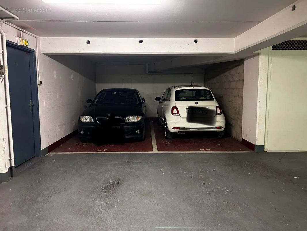 Parking à PARIS-6E