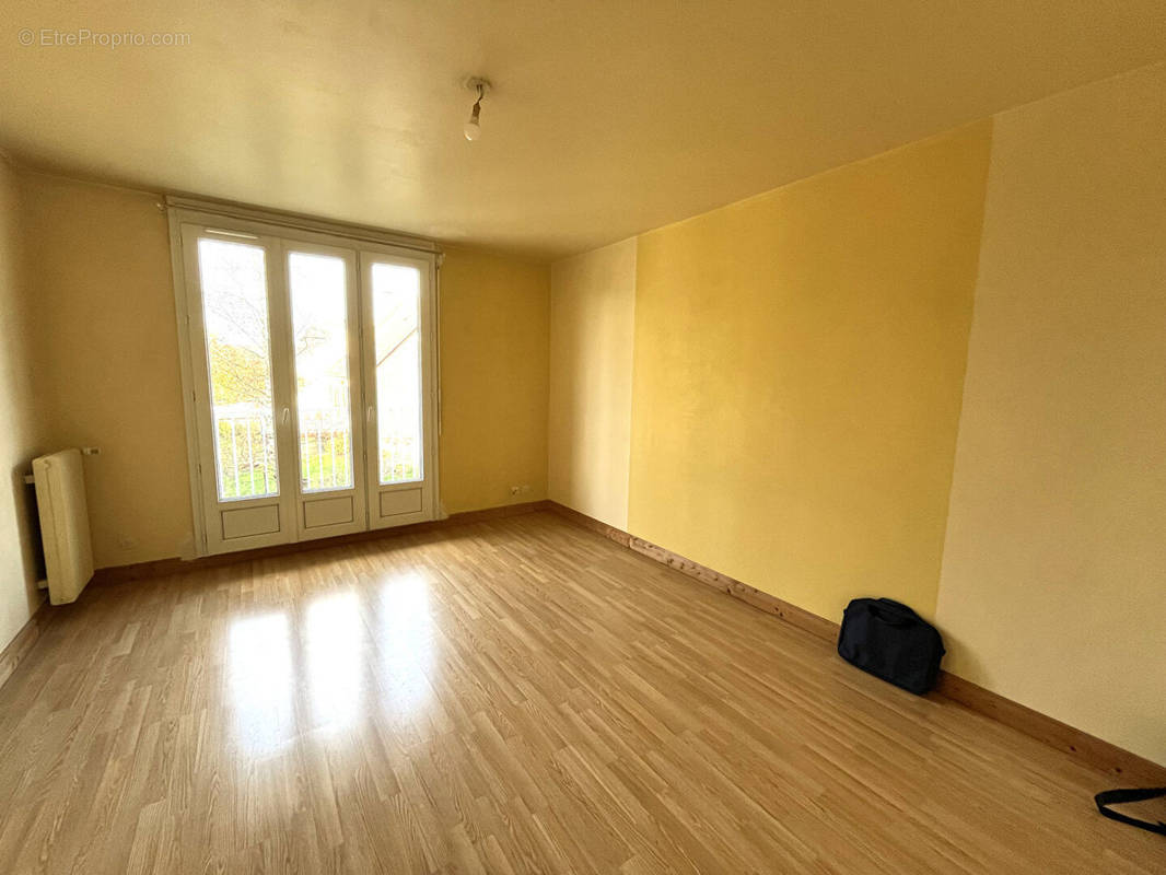 Appartement à SAINT-CYR-SUR-LOIRE