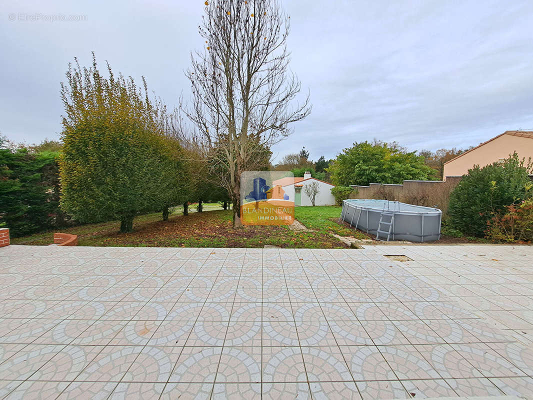 Maison à SAINT-LEGER-LES-VIGNES