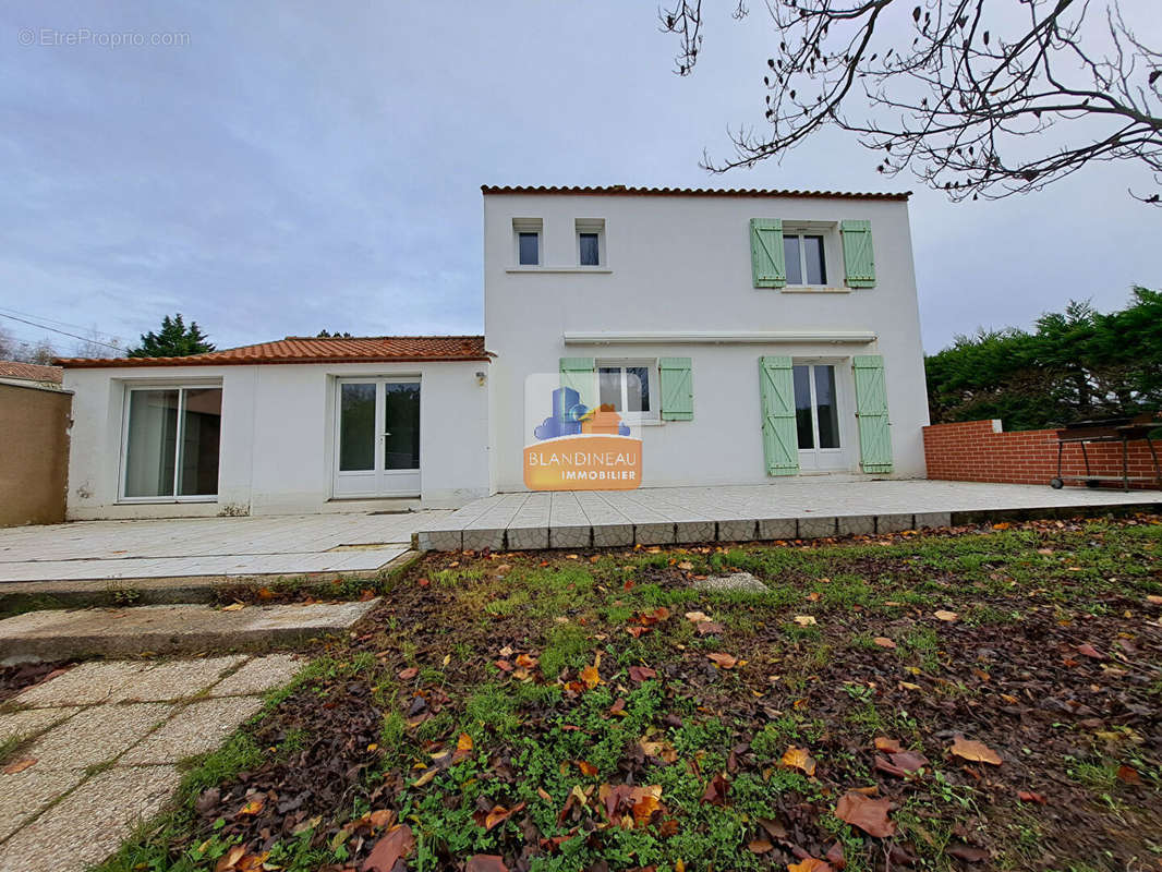 Maison à SAINT-LEGER-LES-VIGNES