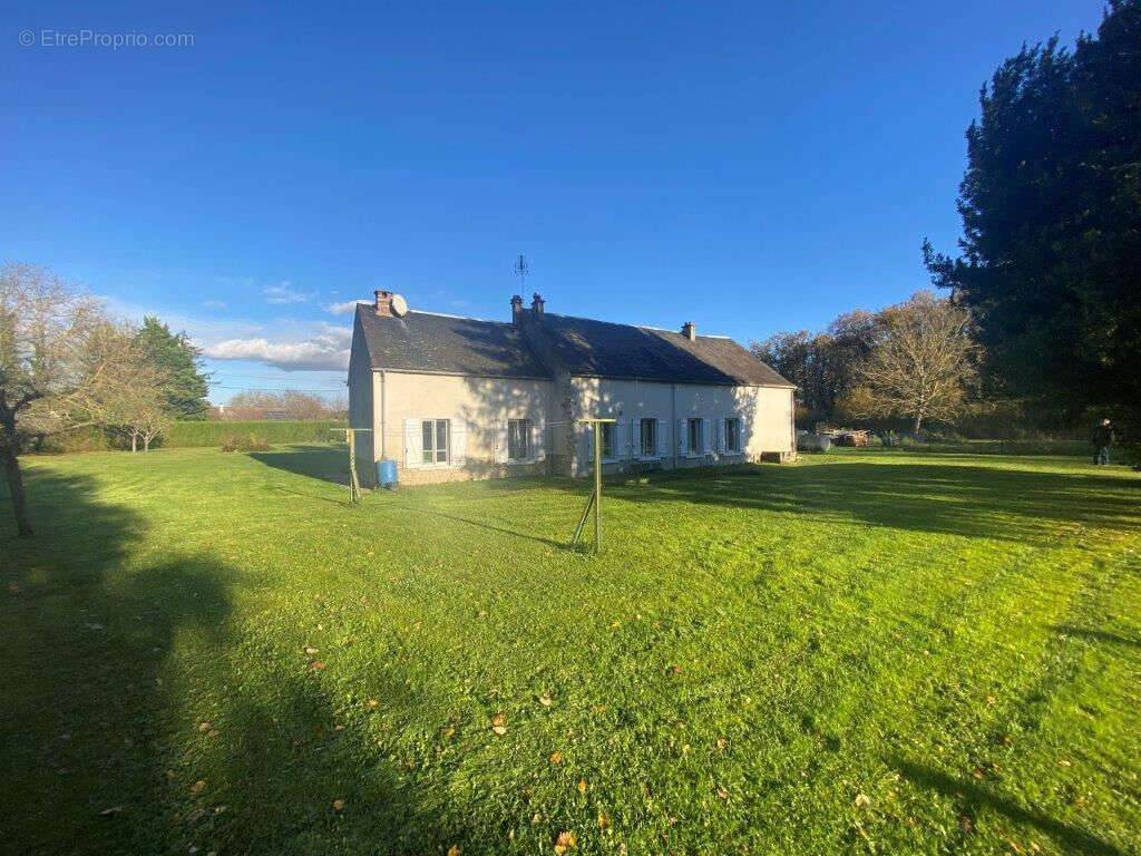 Maison à TREILLES-EN-GATINAIS