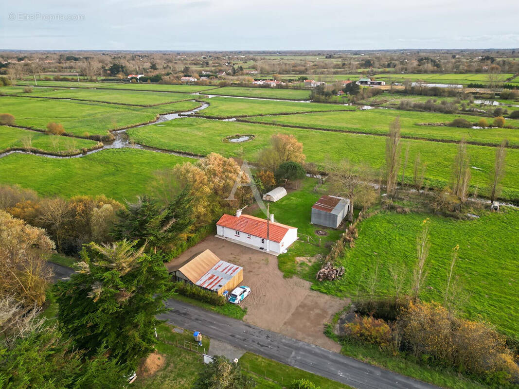 Maison à LE PERRIER