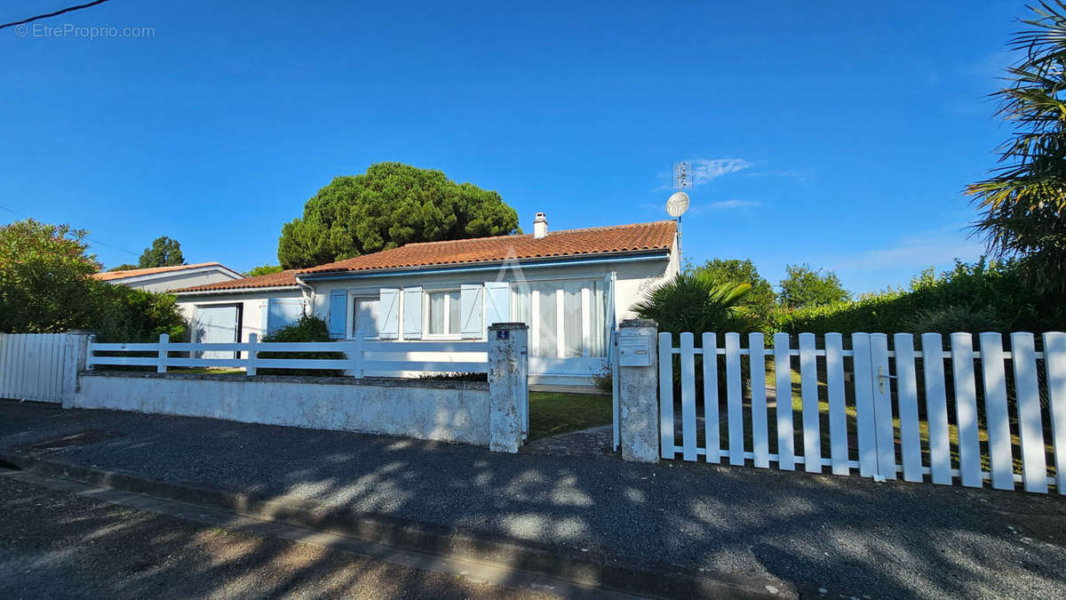 Maison à PORT-DES-BARQUES